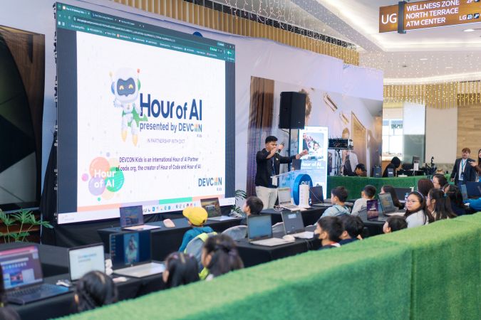 SM City Baguio Shares the Love of Learning Through AI